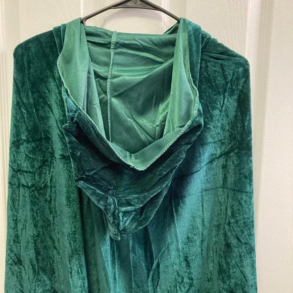 Emerald Green Velvet Hooded Cape Medieval costume - Picture 2 of 3